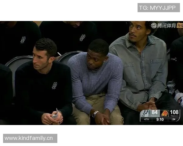 布克：狄龙赛后承认替补席吃T的行为很自私，我们不会纠结此事