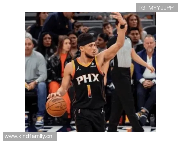 科尔：布克本赛季打得非常棒，太阳出色的战术给他创造了空间